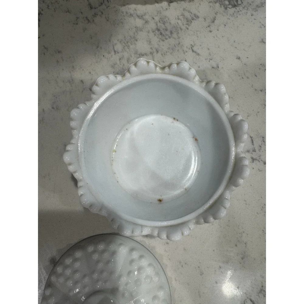 Fenton hobnail milk